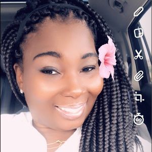 Meet your Posher, Kendra